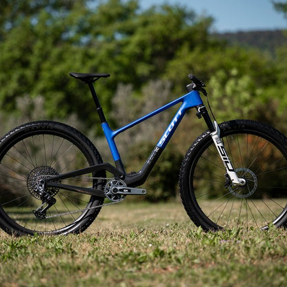 Scott Spark RC MY27: XC race bike na Authentic Bike Shop
