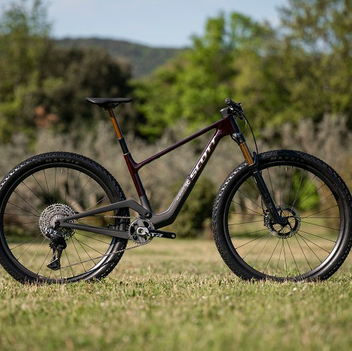 Scott Spark RC MY27: XC race bike na Authentic Bike Shop