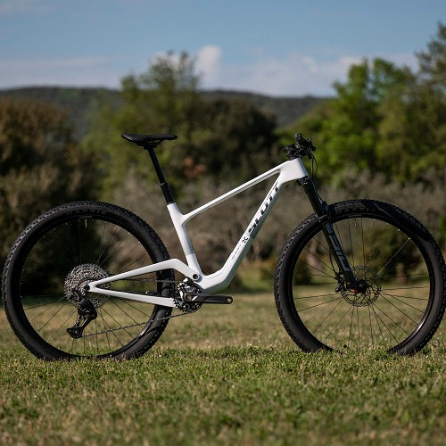 Scott Spark RC MY27: XC race bike na Authentic Bike Shop