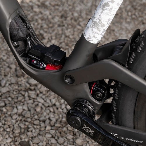 Scott Spark RC MY27: XC race bike na Authentic Bike Shop