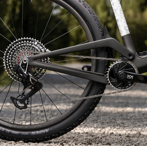 Scott Spark RC MY27: XC race bike na Authentic Bike Shop